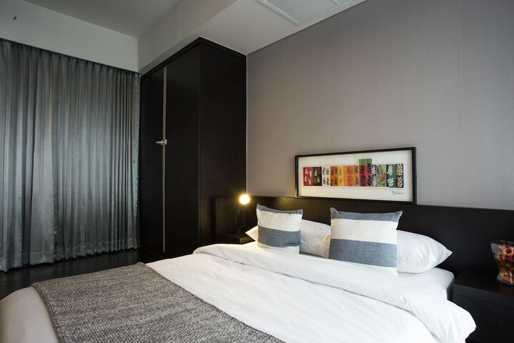 Room 13 of 60