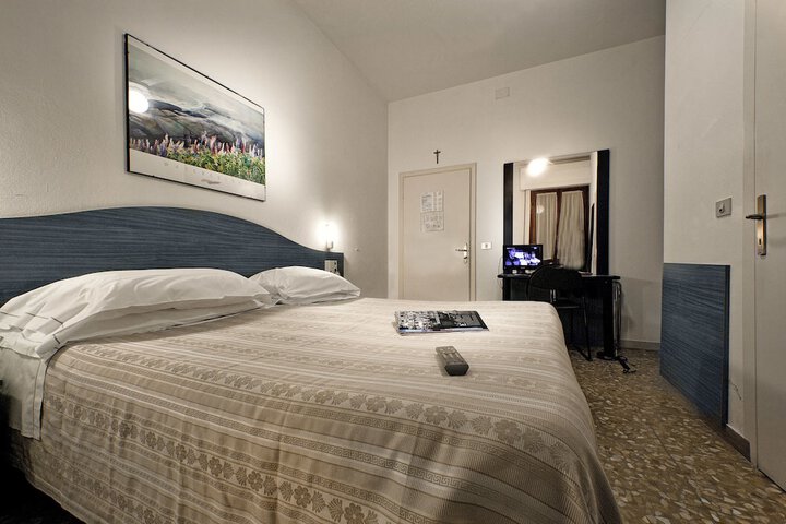 Room 8 of 41
