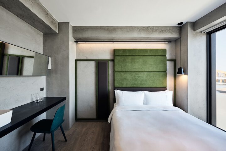 Room 13 of 57