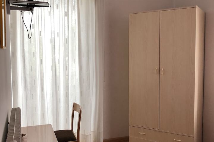 Room 2 of 9