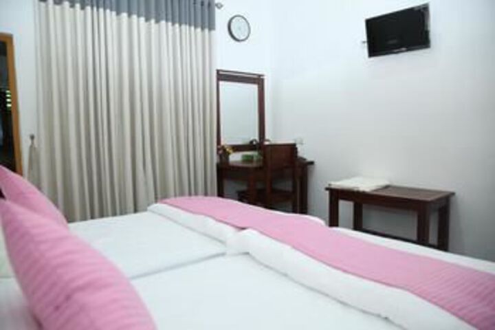 Room 3 of 11