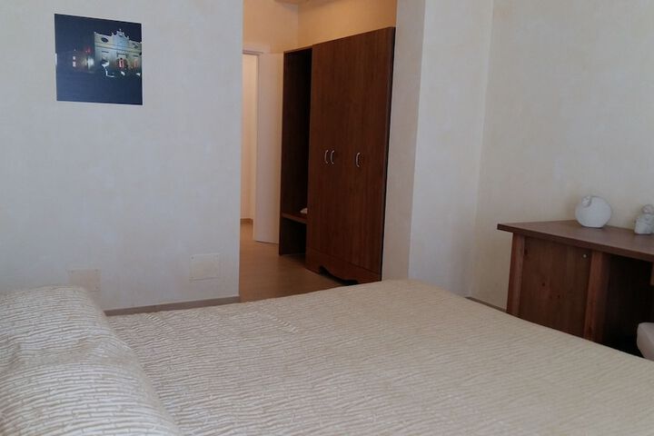 Room 7 of 43
