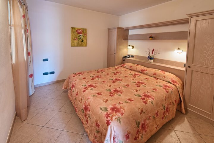 Room 7 of 25