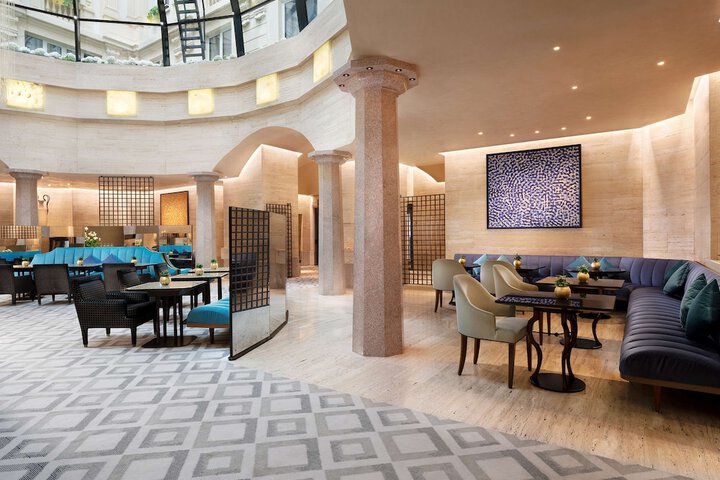 Entrance & Lobby