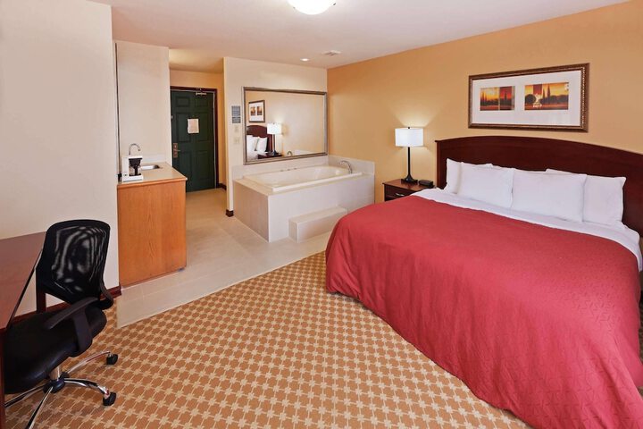 Room 12 of 16