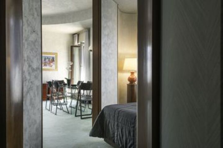 Room 15 of 28