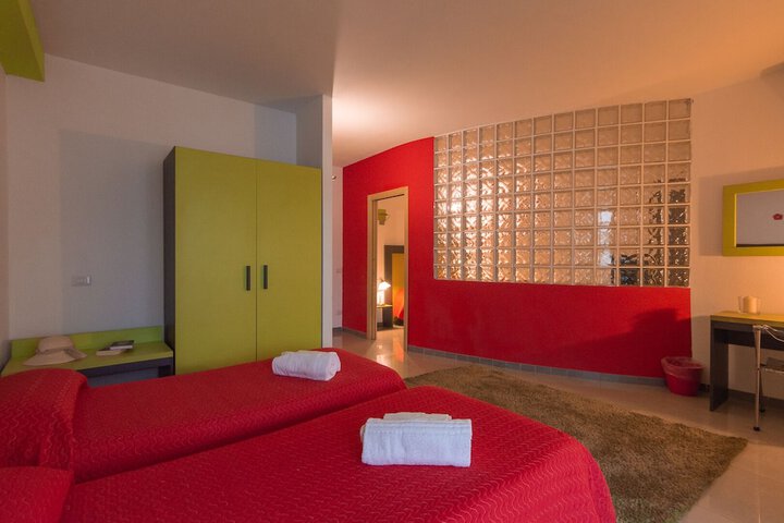 Room 34 of 47