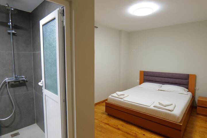 Room 6 of 108