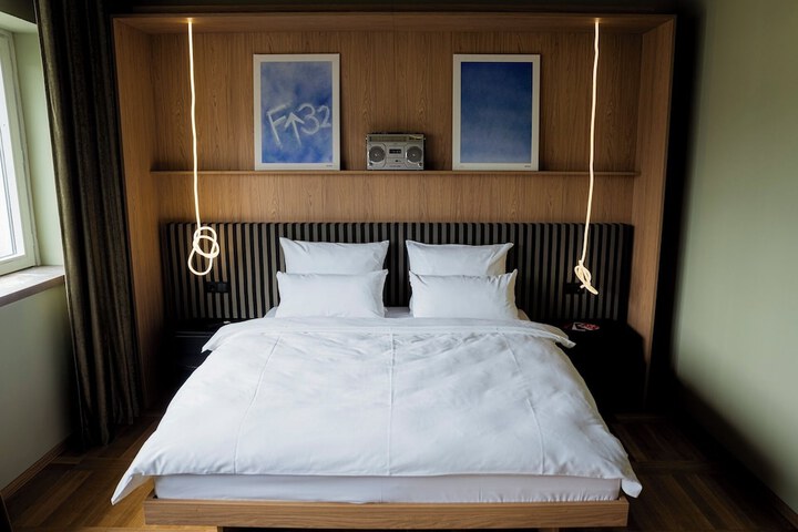 Room 45 of 73