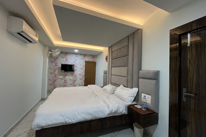 Room 25 of 44
