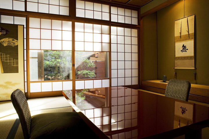 Room 6 of 31