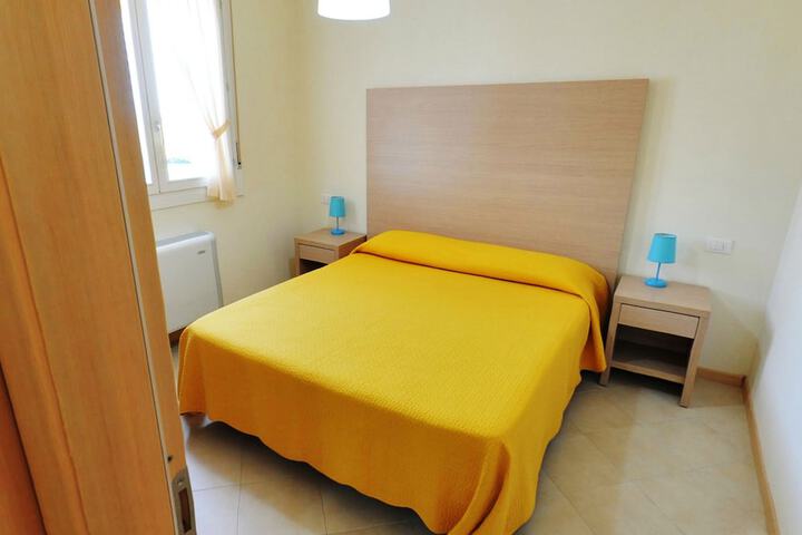 Room 5 of 39