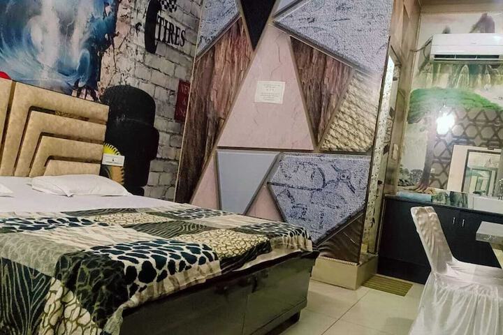 Room 2 of 23