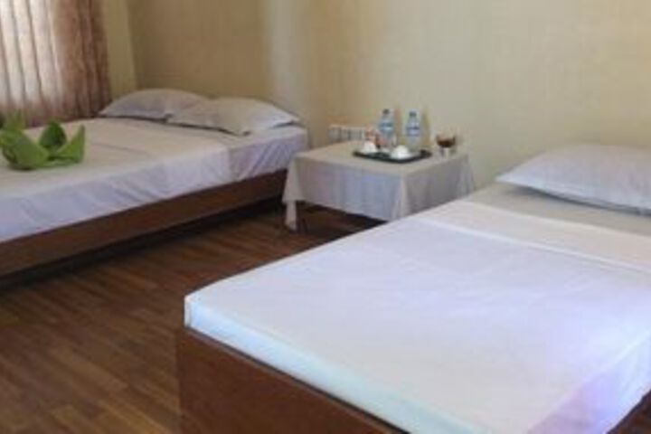 Room 9 of 32