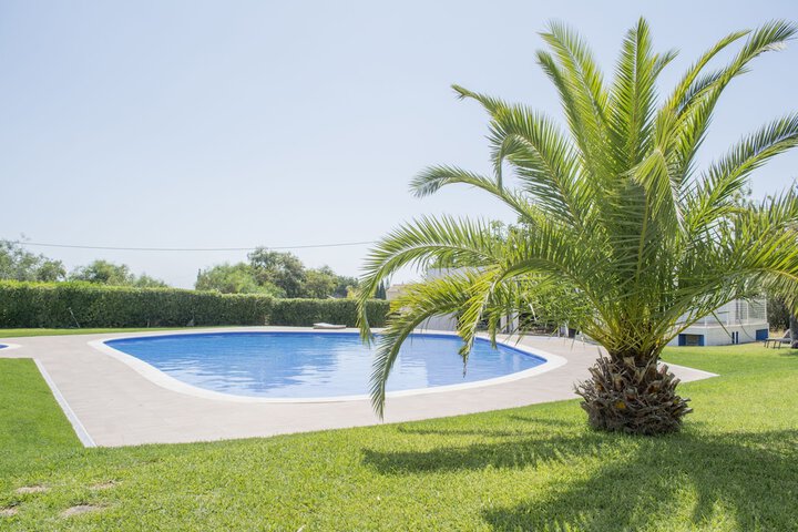 Pools & Facilities