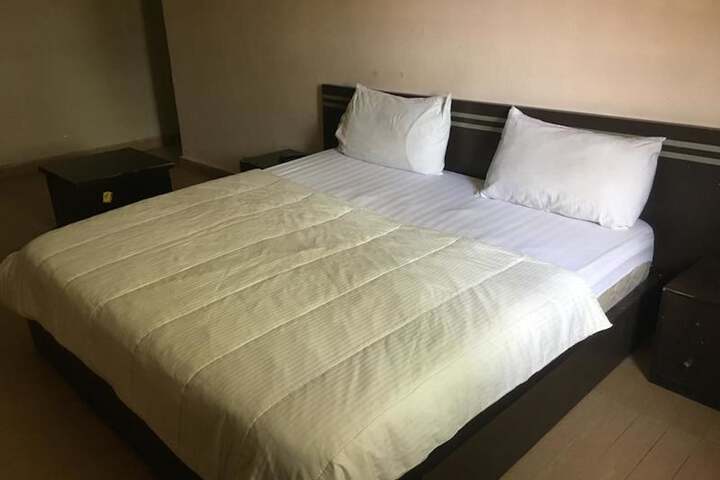 Room 2 of 17