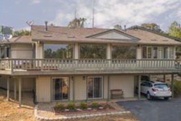 Photo of Black Oak Manor