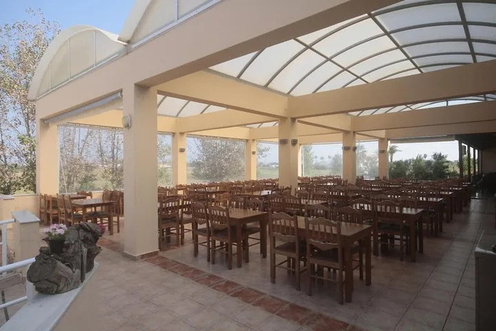 restaurant cafeteria