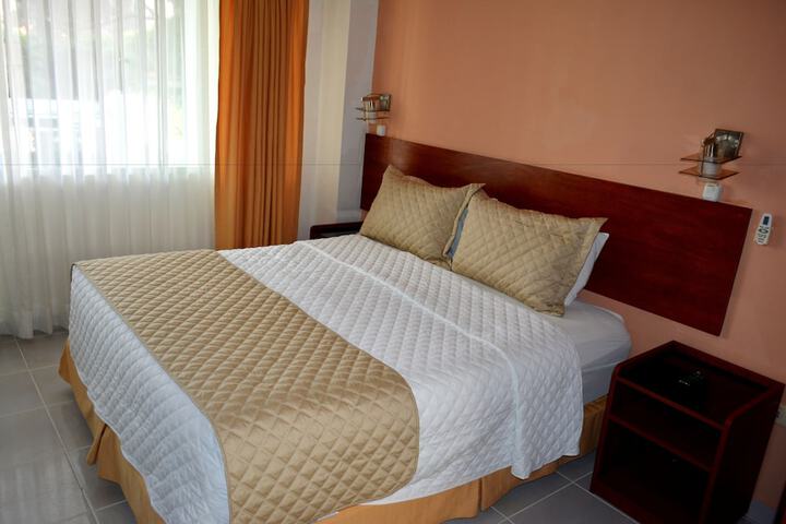 Room 100 of 122