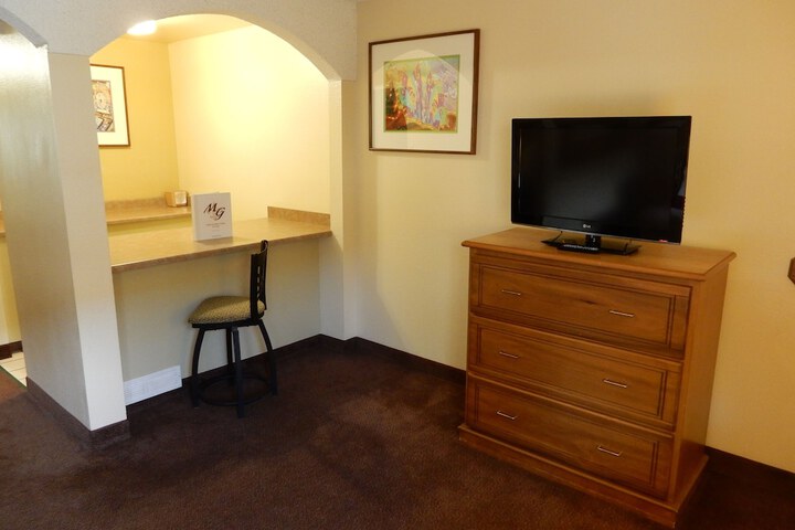Room 33 of 138