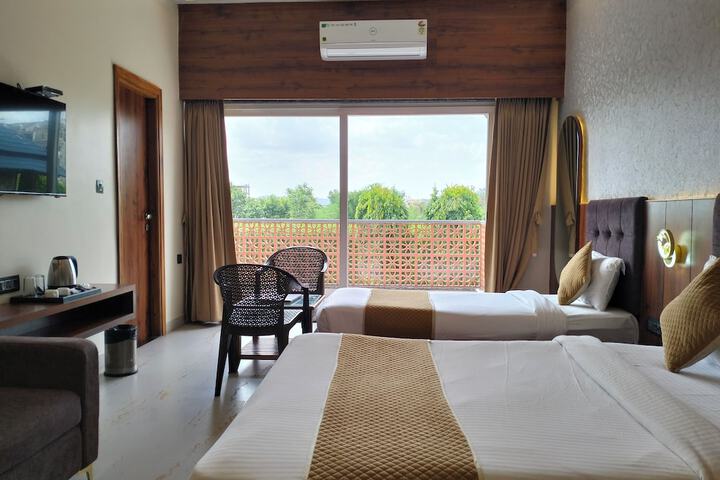 Room 16 of 62