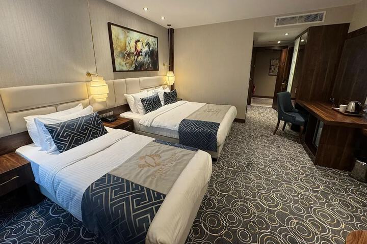 Room 15 of 34