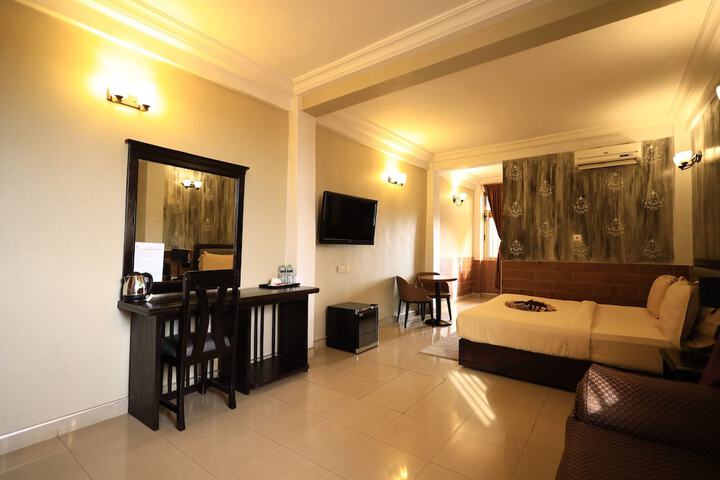 Room 2 of 29