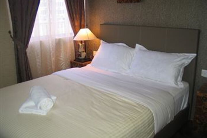 Room 11 of 23