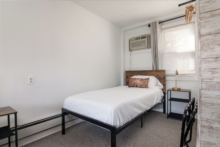 Room 3 of 72
