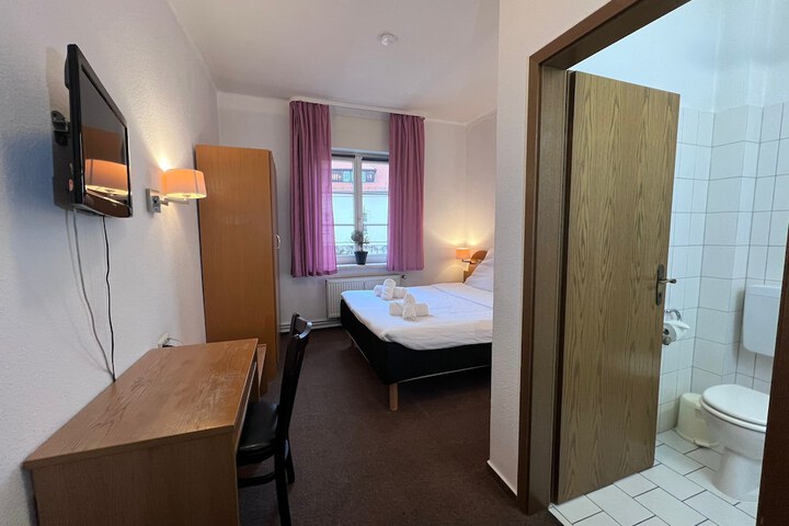 Room 35 of 49