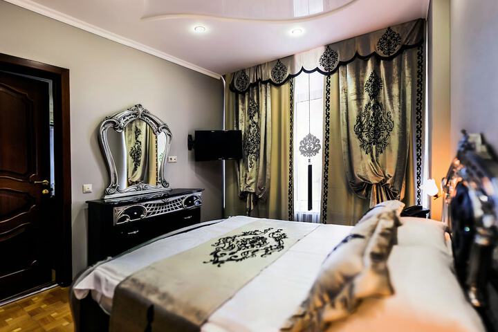 Room 10 of 82
