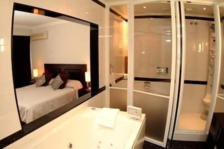 Room 21 of 63