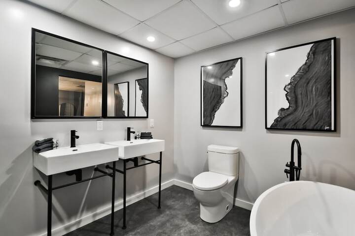 Room 42 of 55