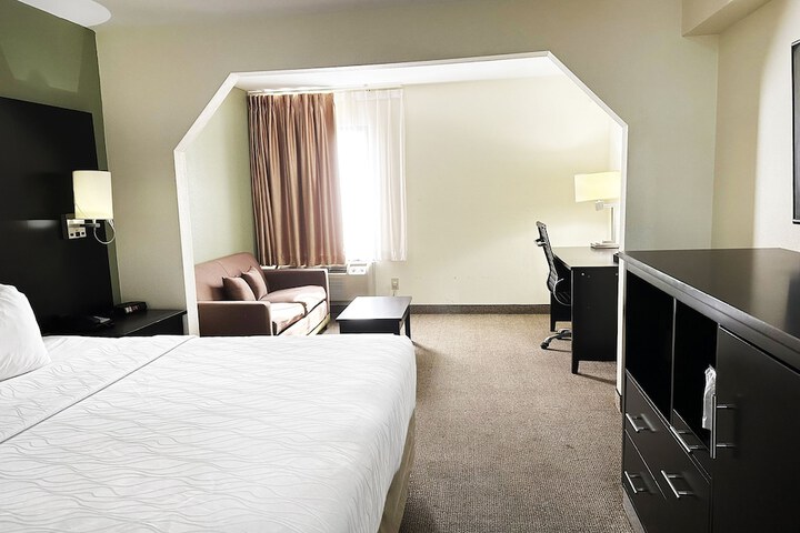 1 King Bed (4 of 34)