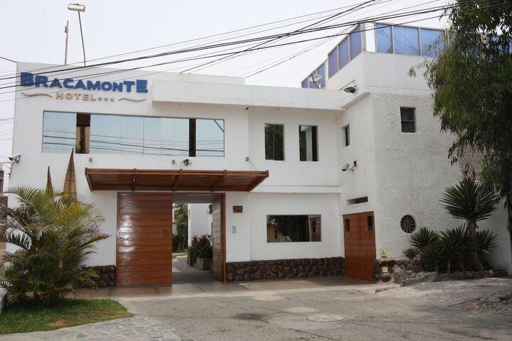 Exterior of TURISMO BRACAMONTE SAC