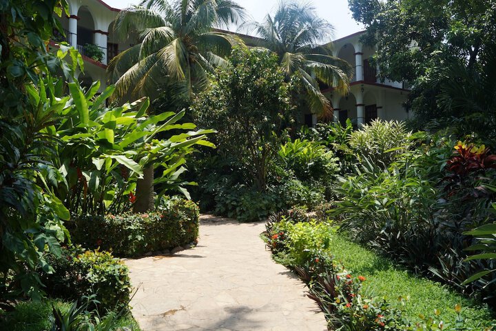 Hotel Exterior 28 of 35