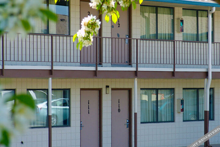 Exterior of QUAD CITY INN