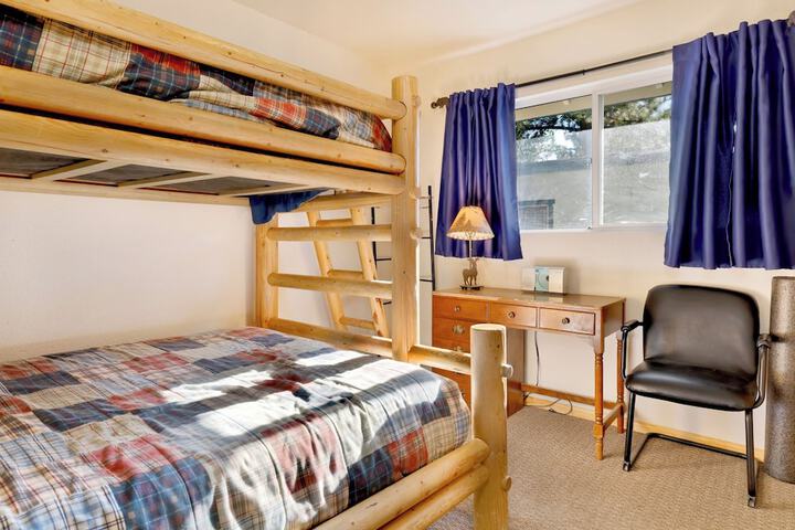 Room 4 of 18