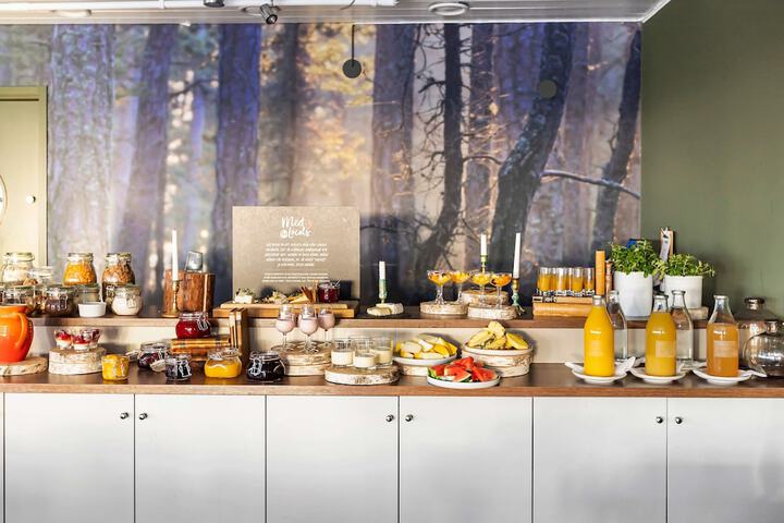 Breakfast/Coffee Service 43 of 67