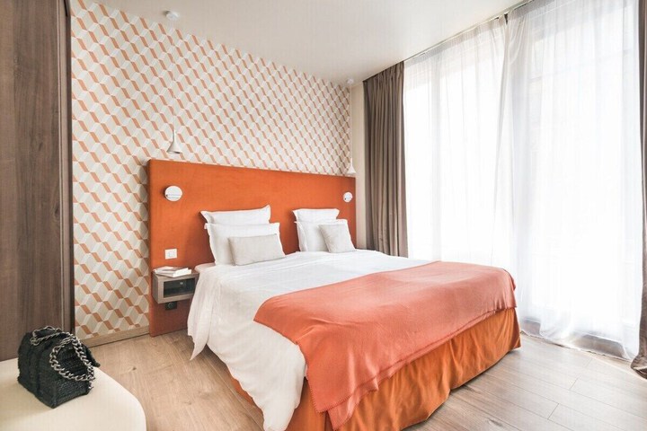 Room 15 of 46