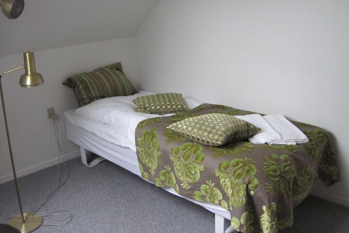 Room 16 of 39