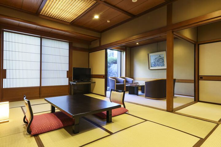 Room 16 of 84