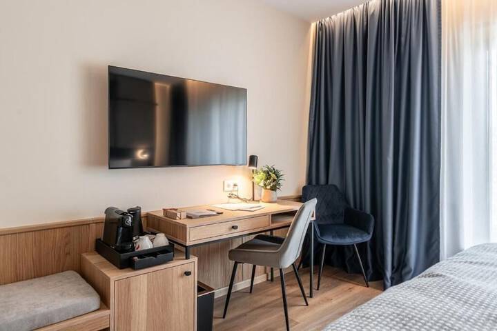 Room 9 of 53