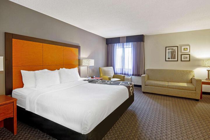 1 King Bed (6 of 12)