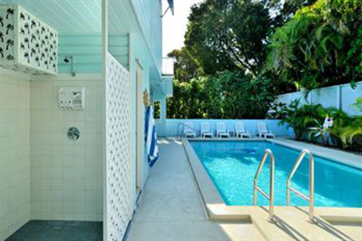 Pool 41 of 51
