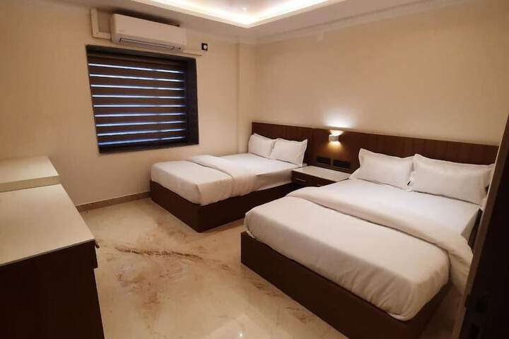 Room 4 of 39