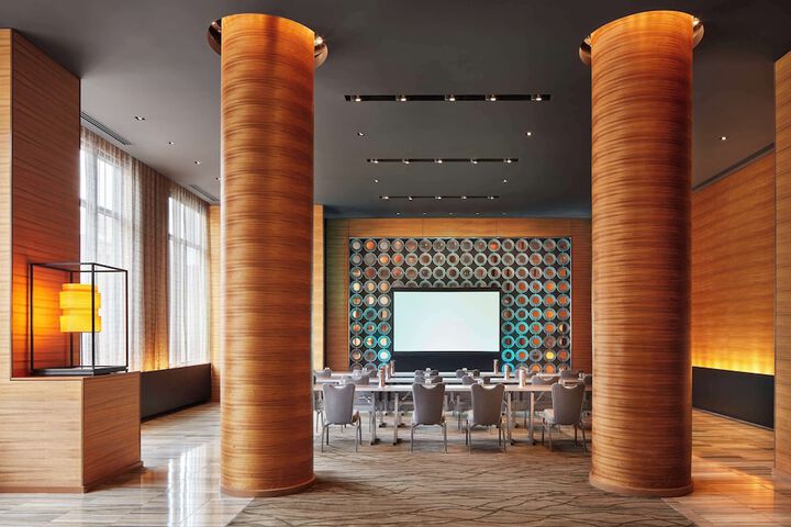 Meeting facility