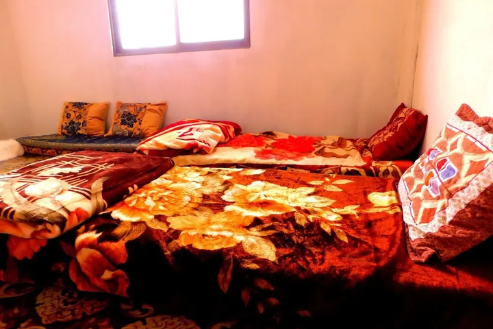 Room 2 of 9