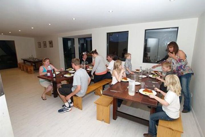 Dining 8 of 24