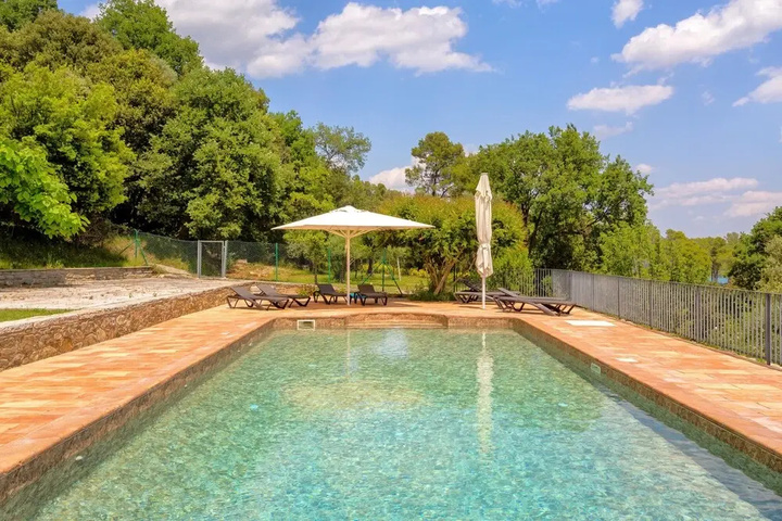 Pool 10 of 13